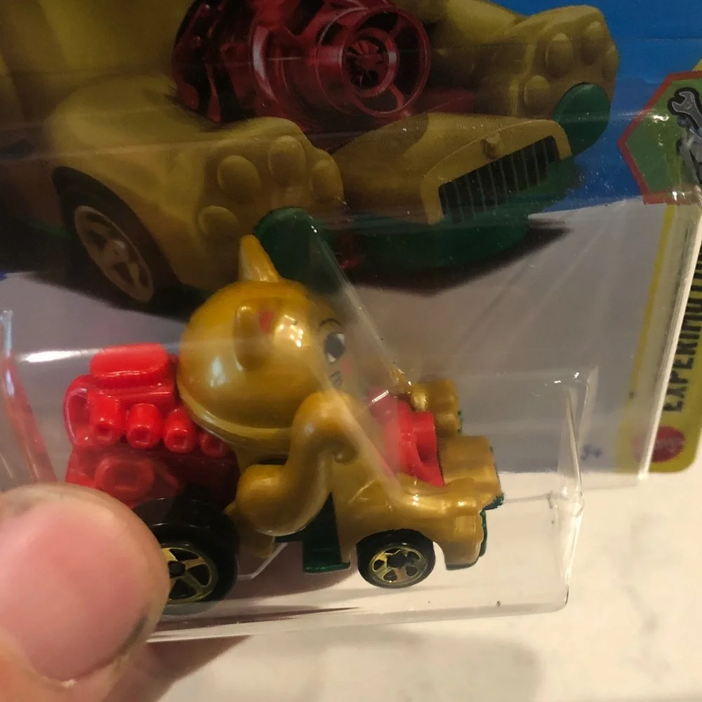 Mattel Hot Wheels Feline Lucky Car - Gold and Red